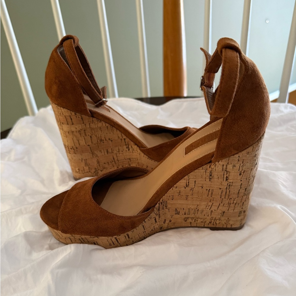 Forever 21 Tan Suede Wedges